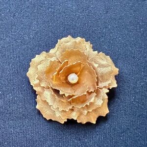 Vintage 1950s Sandor & Co. Elegant Gold Tone and Faux Pearl Flower Brooch Pin